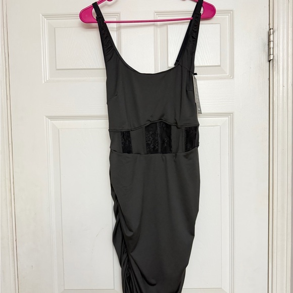 FANCMISTERY Dresses & Skirts - Black Sleeveless Ruched Midi Dress